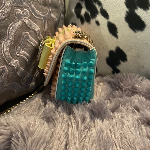 Christian loubouton handbag - Picture 2 of 6